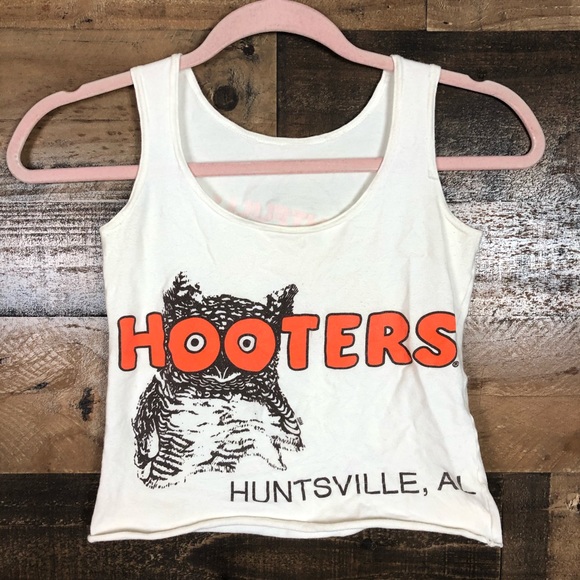 Hooters Tops - Hooters cropped top
